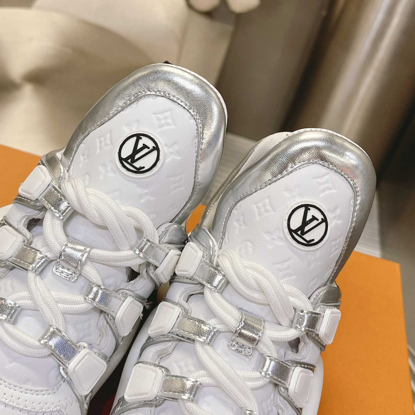 Louis Vuitton LV Archlight Sneaker     1ABVFN - DesignerGu