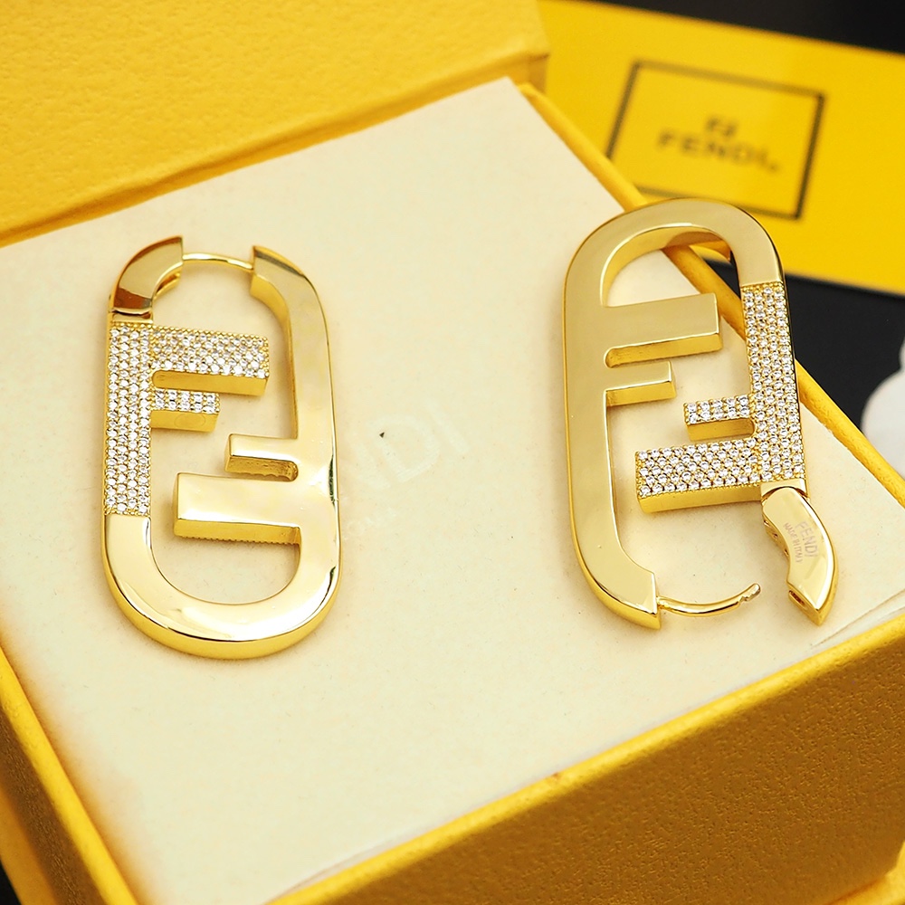 Fendi O’Lock Single Earring - DesignerGu