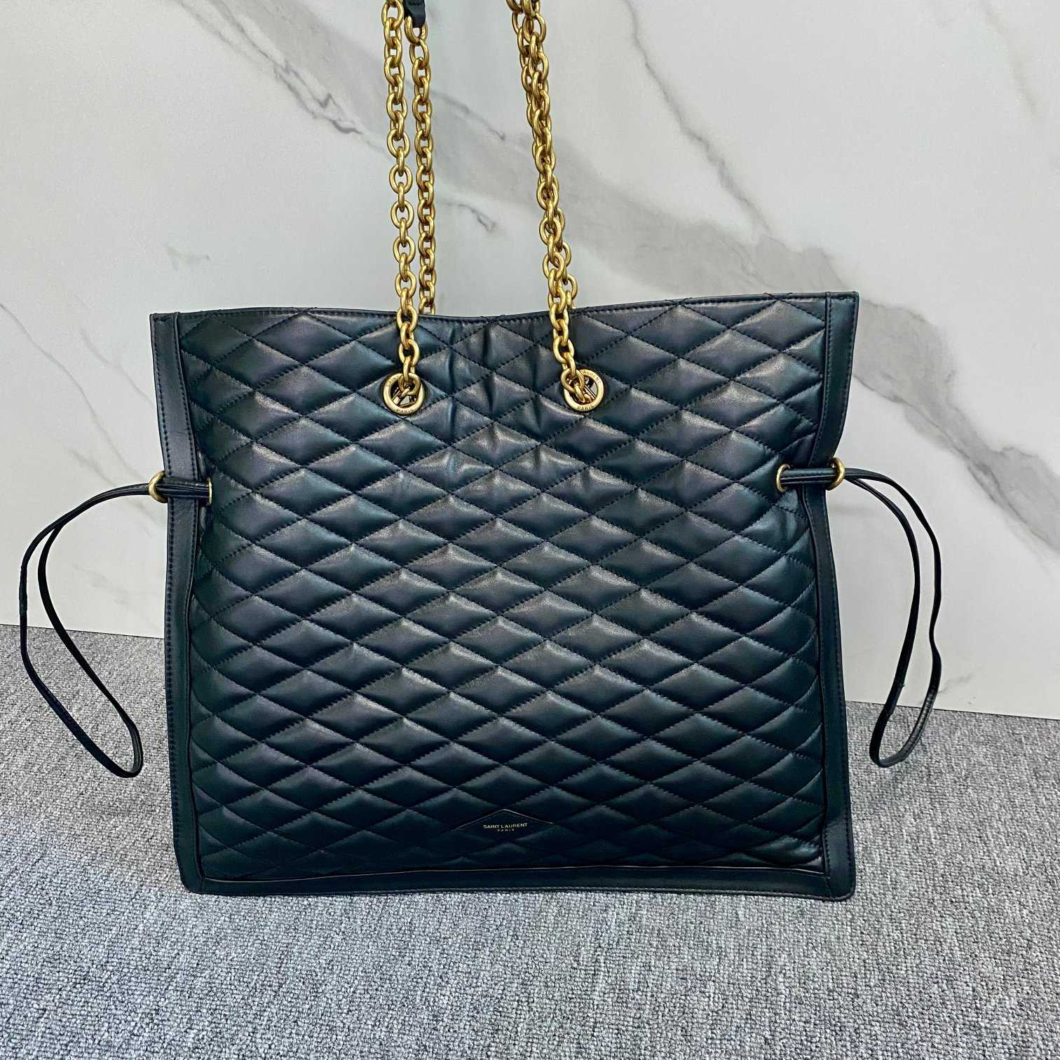 Saint Laurent Quilted Shoulder Bag (41.1x3x36.8cm) - DesignerGu