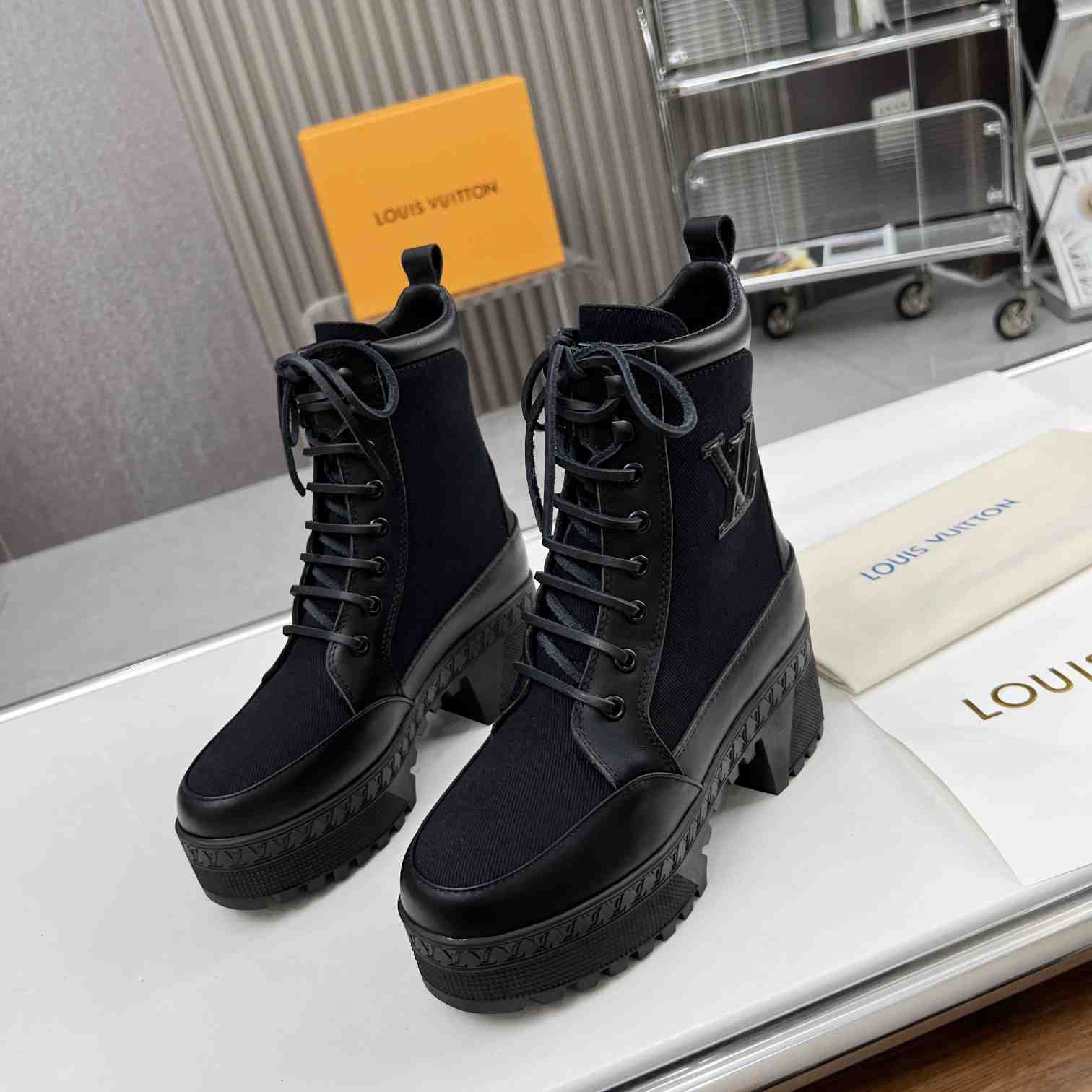 Louis Vuitton Laureate Platform Desert Boot - DesignerGu