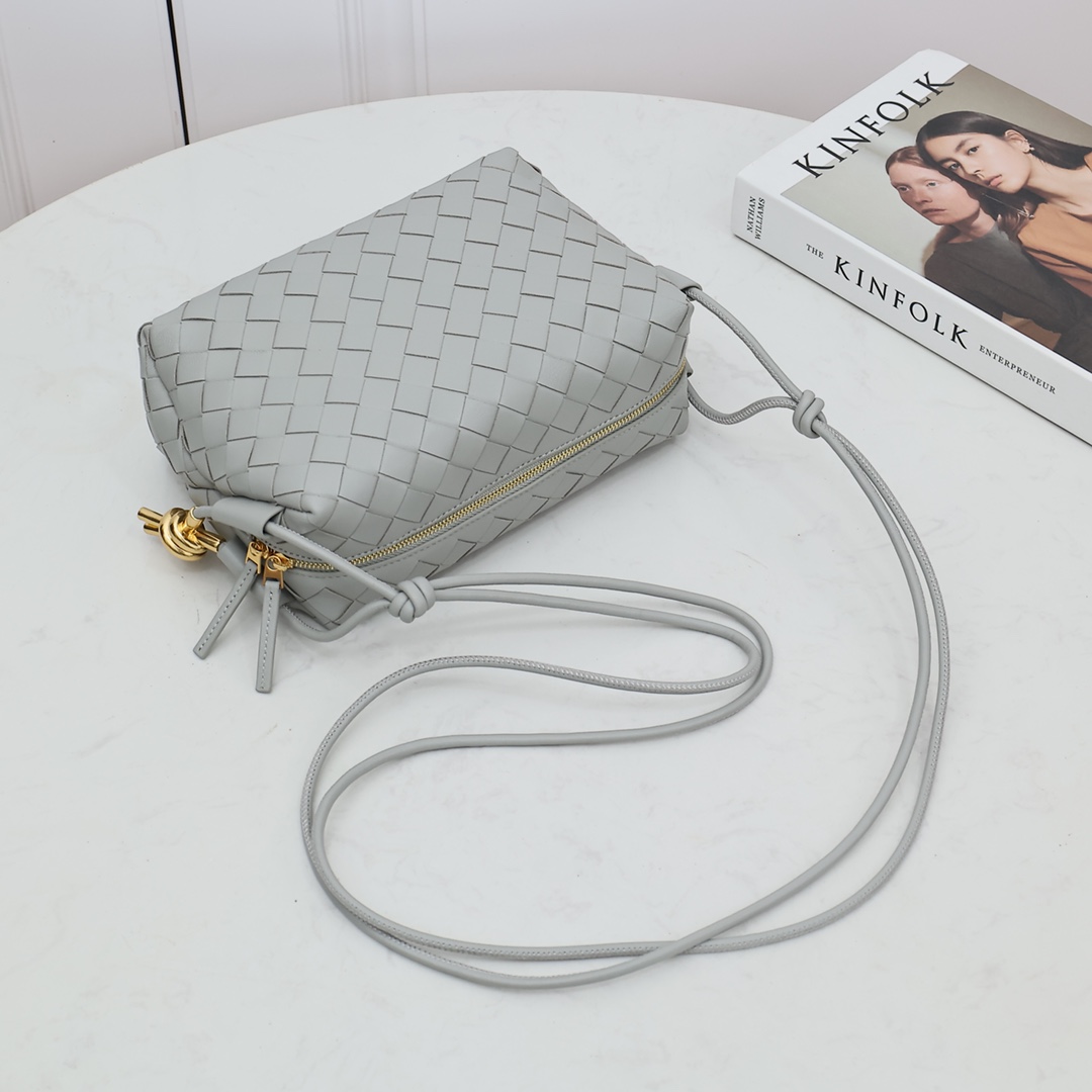 Bottega Veneta Small Loop Camera Bag - DesignerGu