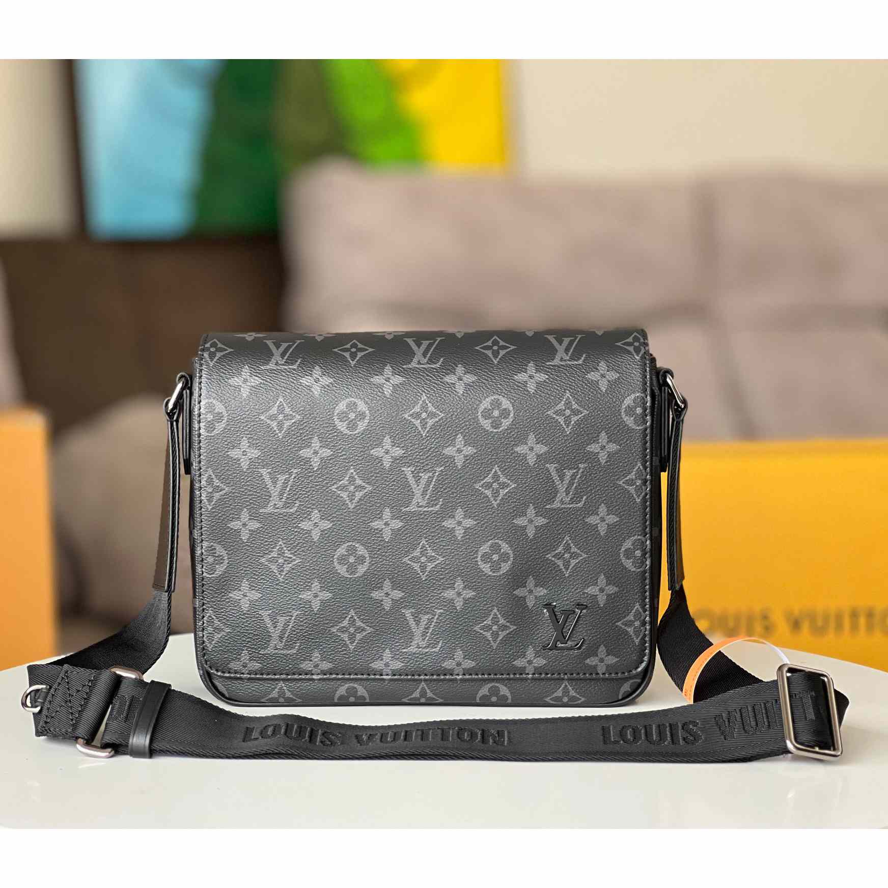 Louis Vuitton District PM (26 x 20 x 7cm)   M46255 - DesignerGu