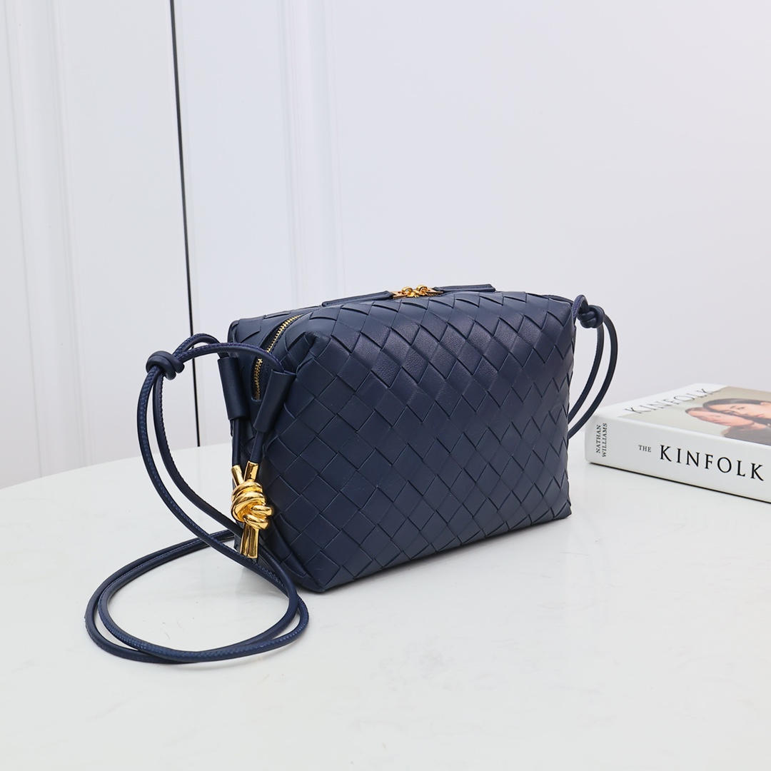 Bottega Veneta Small Loop Camera Bag - DesignerGu