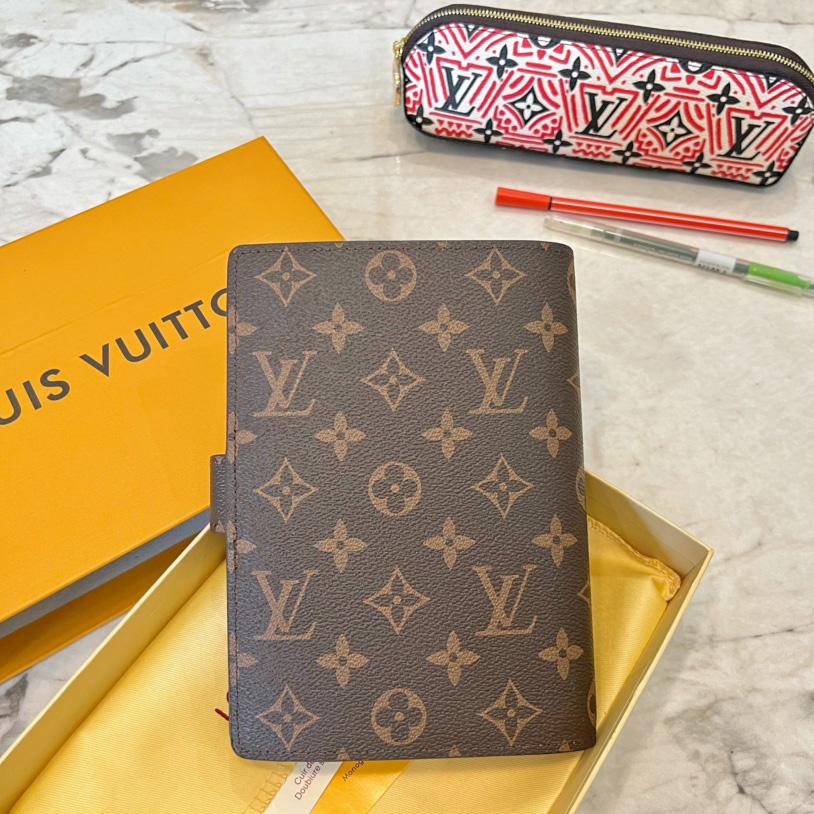 Louis Vuitton Medium Ring Agenda Cover (19x 14 cm) - DesignerGu