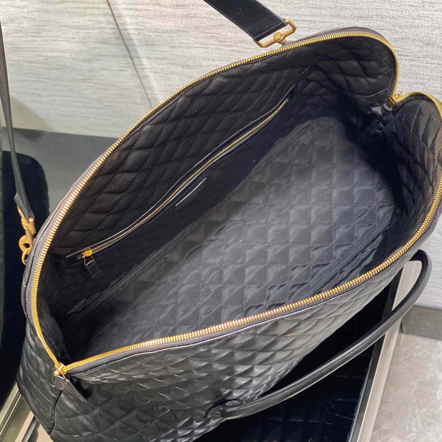 Saint Laurent ES Giant Travel Bag In Quilted Leather - DesignerGu