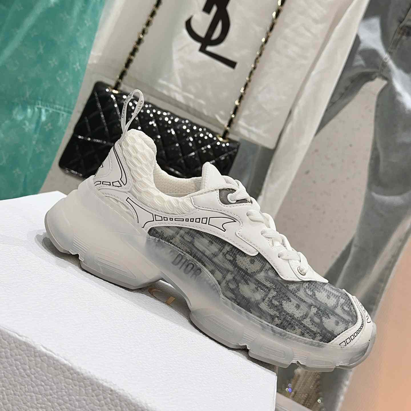 Dior Vibe Sneaker - DesignerGu