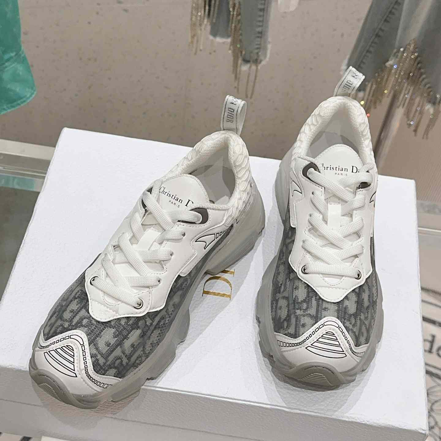 Dior Vibe Sneaker - DesignerGu