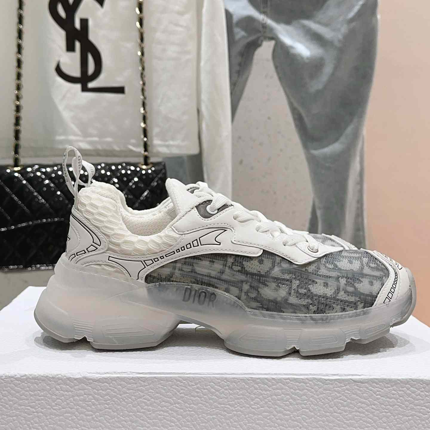 Dior Vibe Sneaker - DesignerGu