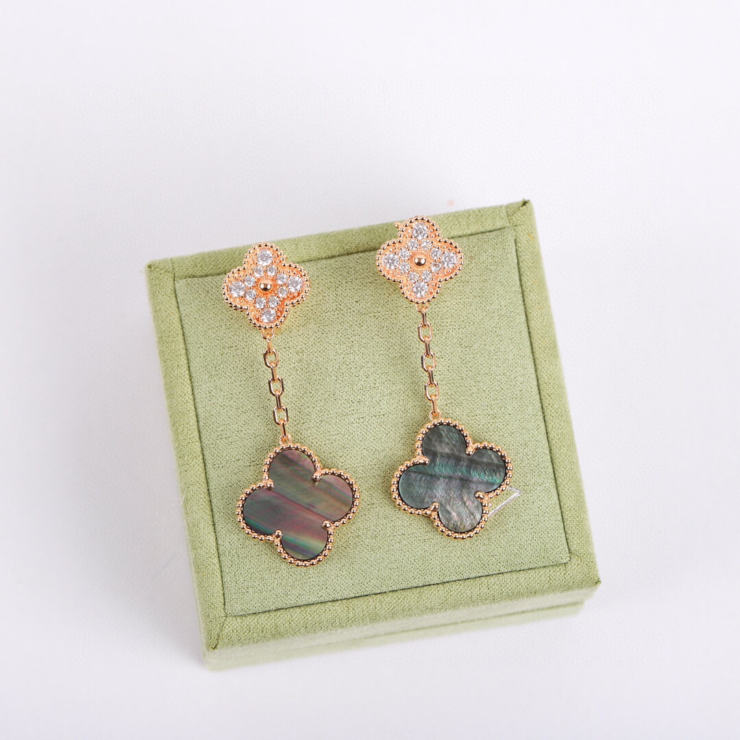 Van Cleef & Arpels Magic Alhambra Earrings, 2 Motifs - DesignerGu