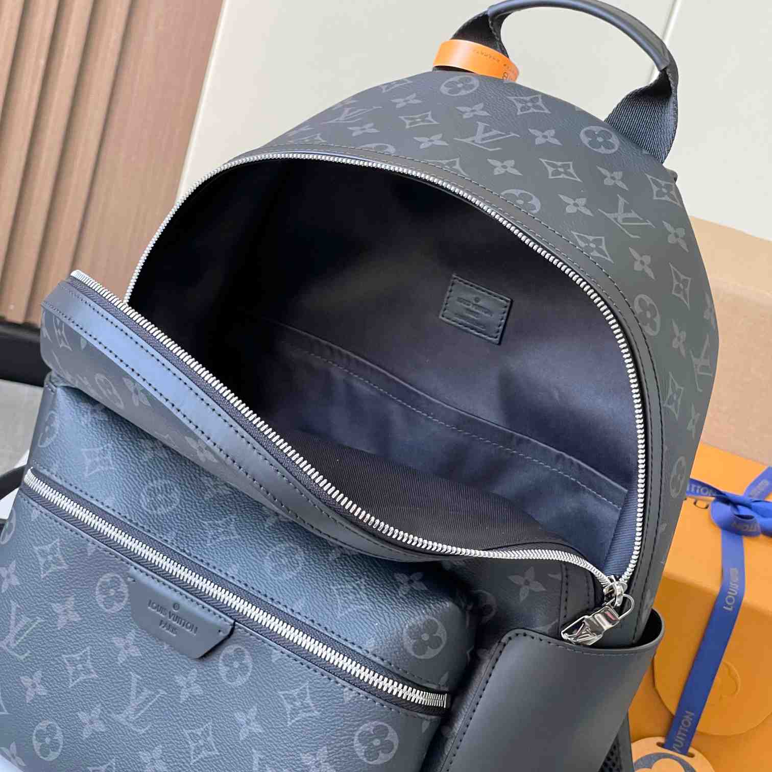 Louis Vuitton Discovery Backpack PM  (29*38*20cm)     M22558 - DesignerGu