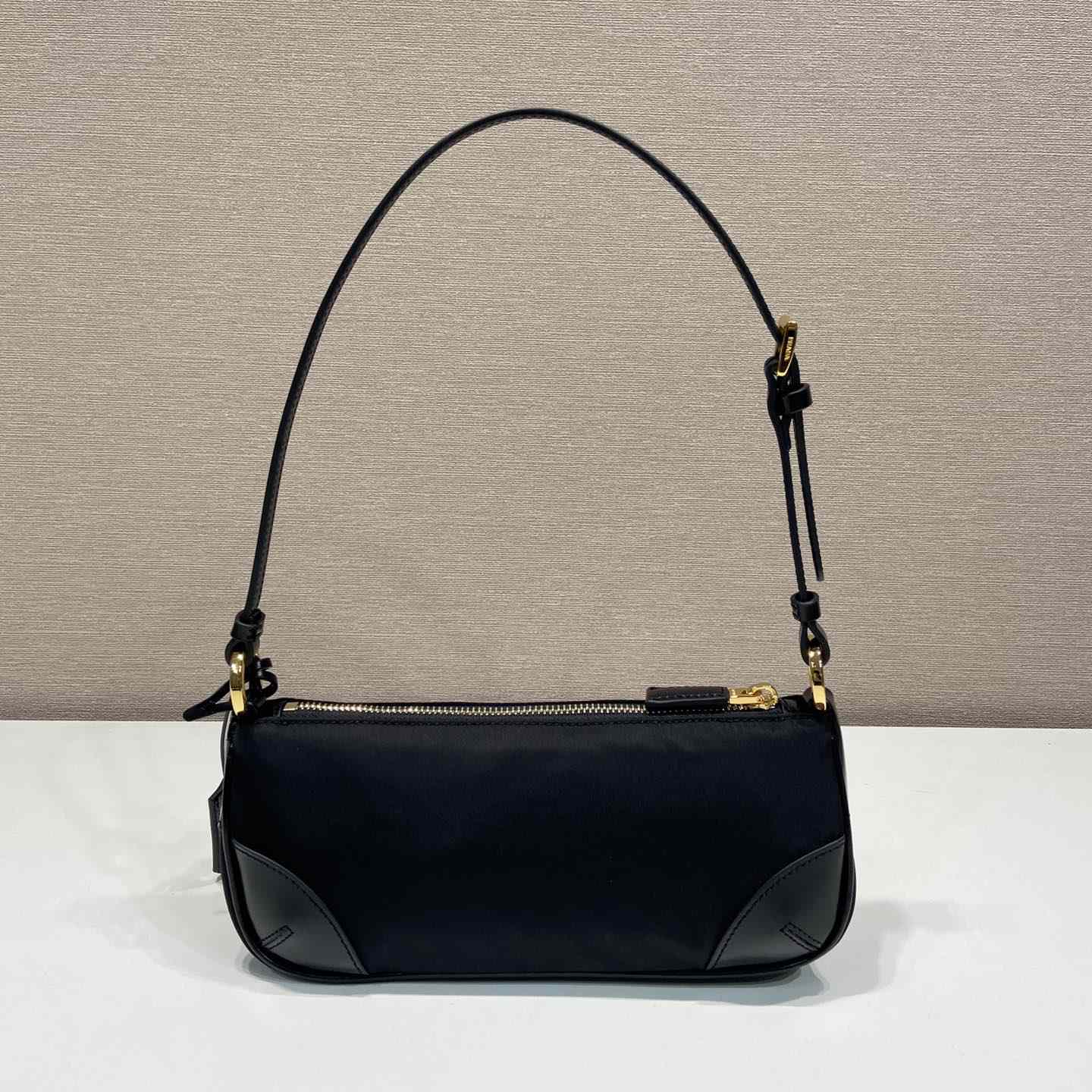 Prada Re-Edition 2002 Re-Nylon And Brushed Leather Shoulder Bag - DesignerGu