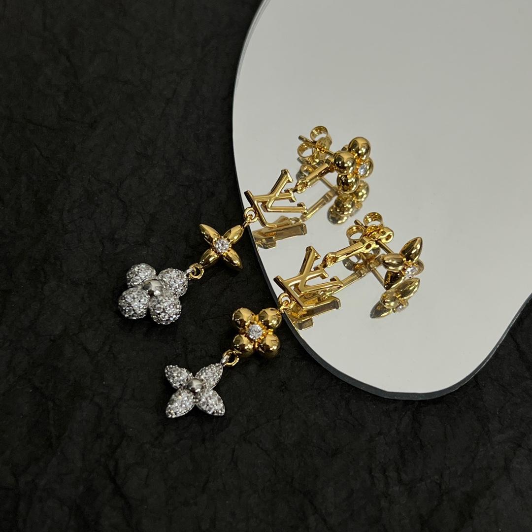 Louis Vuitto LV Gram Earrings - DesignerGu