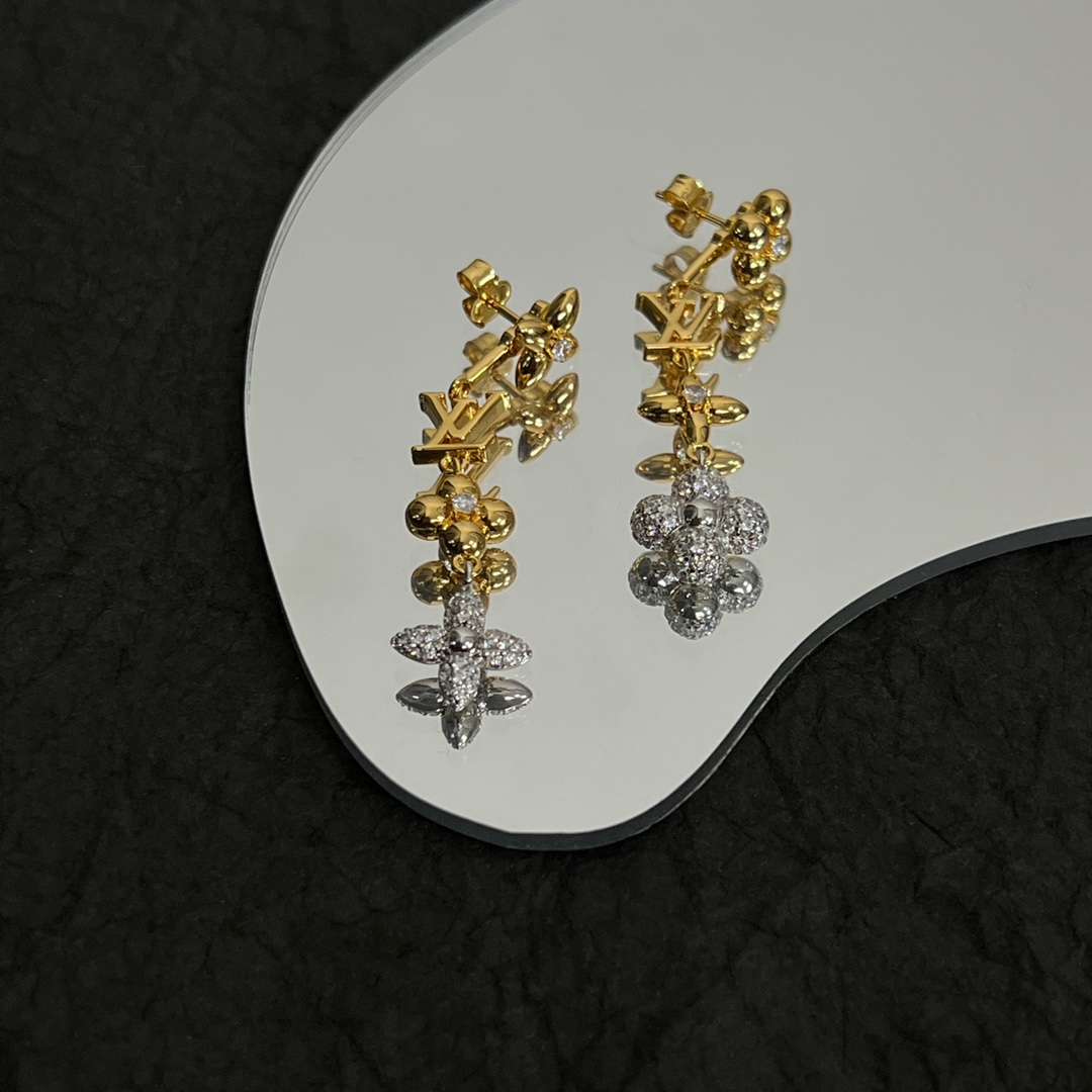 Louis Vuitto LV Gram Earrings - DesignerGu