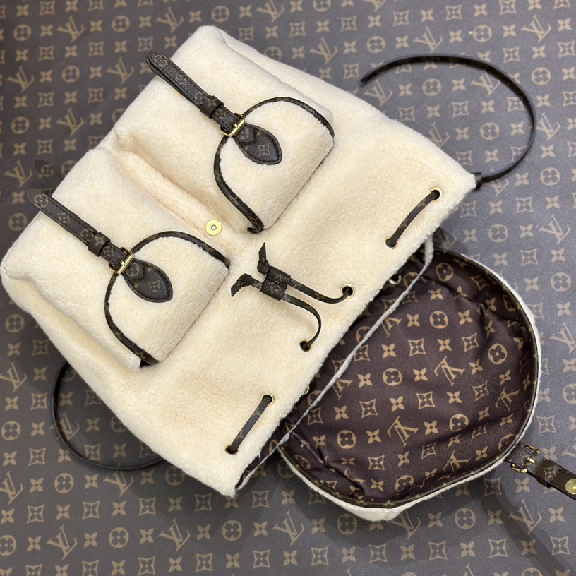 Louis Vuitton LV SKI Backpack   M23384 - DesignerGu