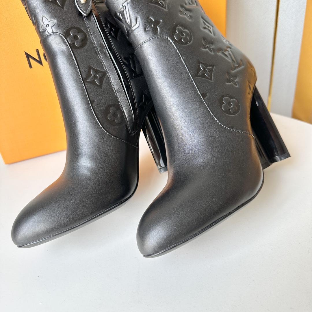 Louis Vuitton Silhouette Ankle Boot - DesignerGu