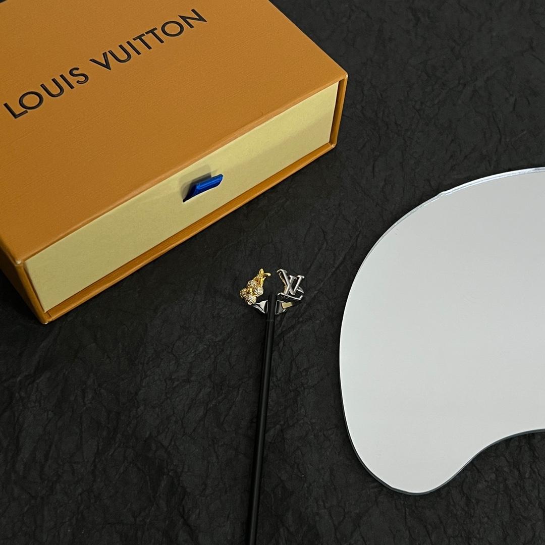 Louis Vuitto LV Gram Ring - DesignerGu