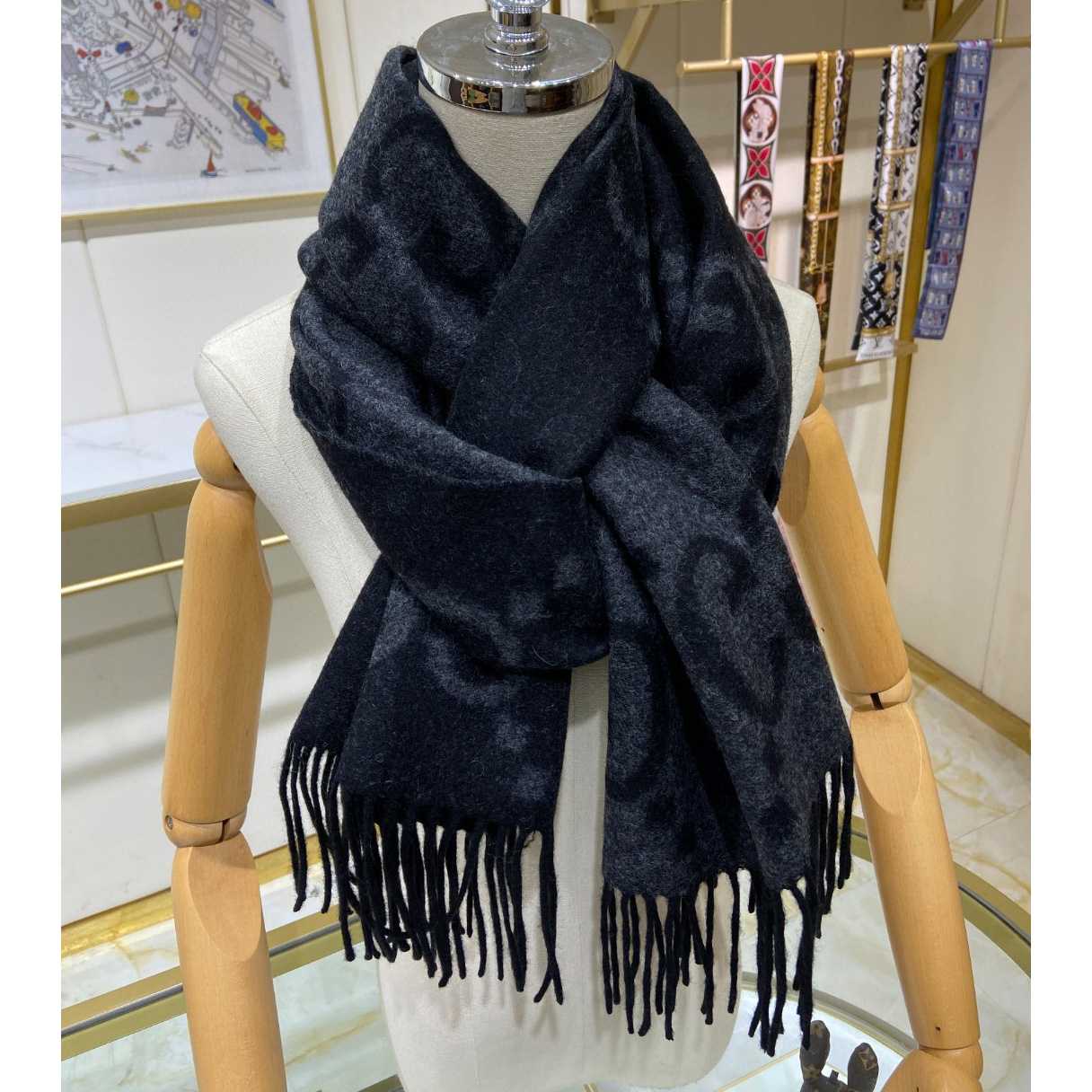 Gucci GG Cashmere Jacquard Scarf - DesignerGu