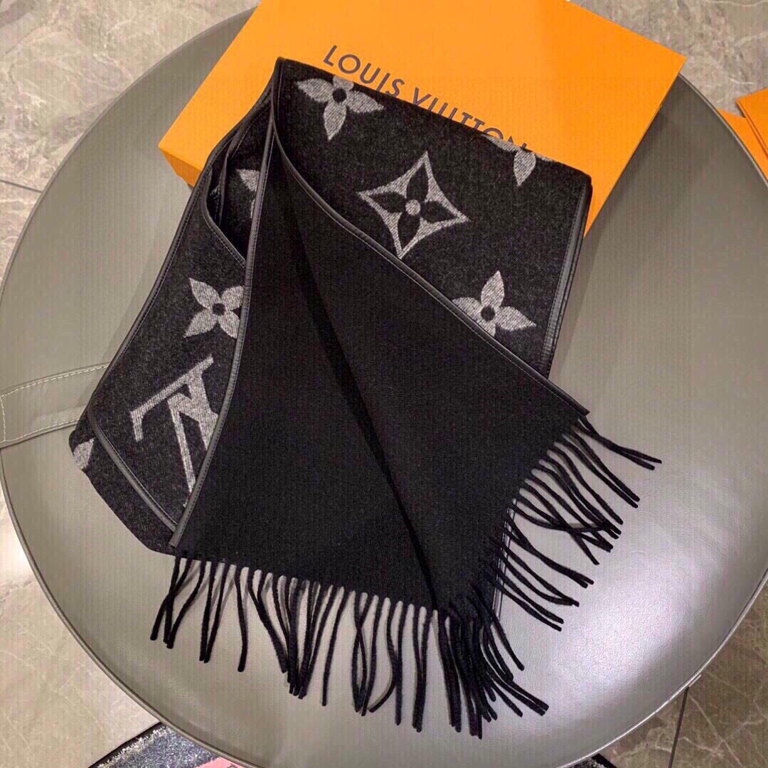 Louis Vuitton Fall For You Scarf - DesignerGu