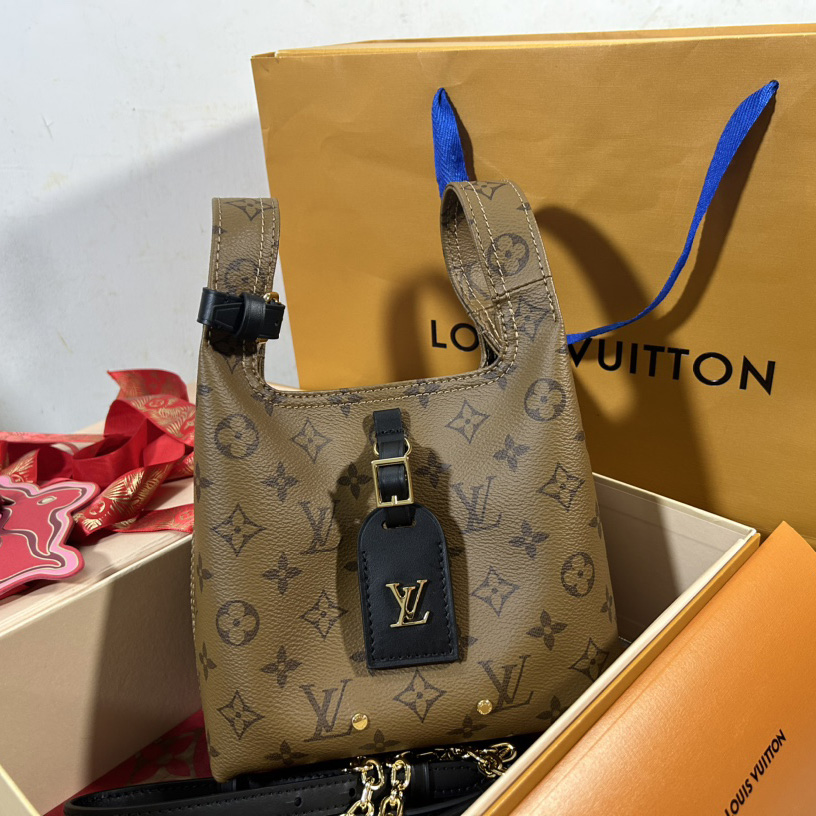 Louis Vuitton Atlantis BB(17x17x17cm)  M46816 - DesignerGu