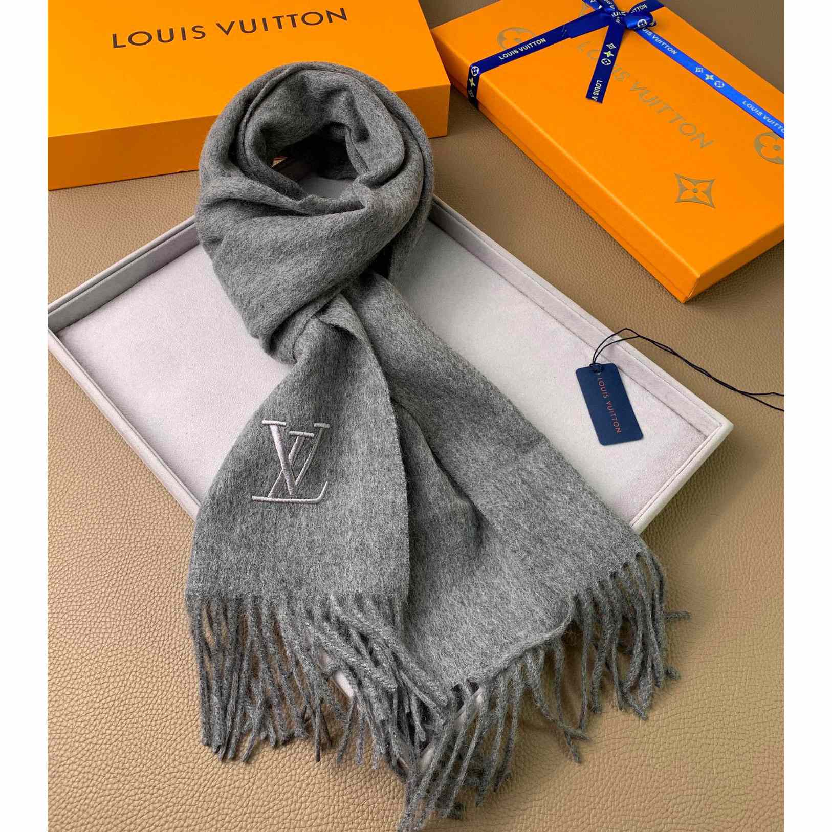 Louis Vuitton Jhelam Scarf - DesignerGu