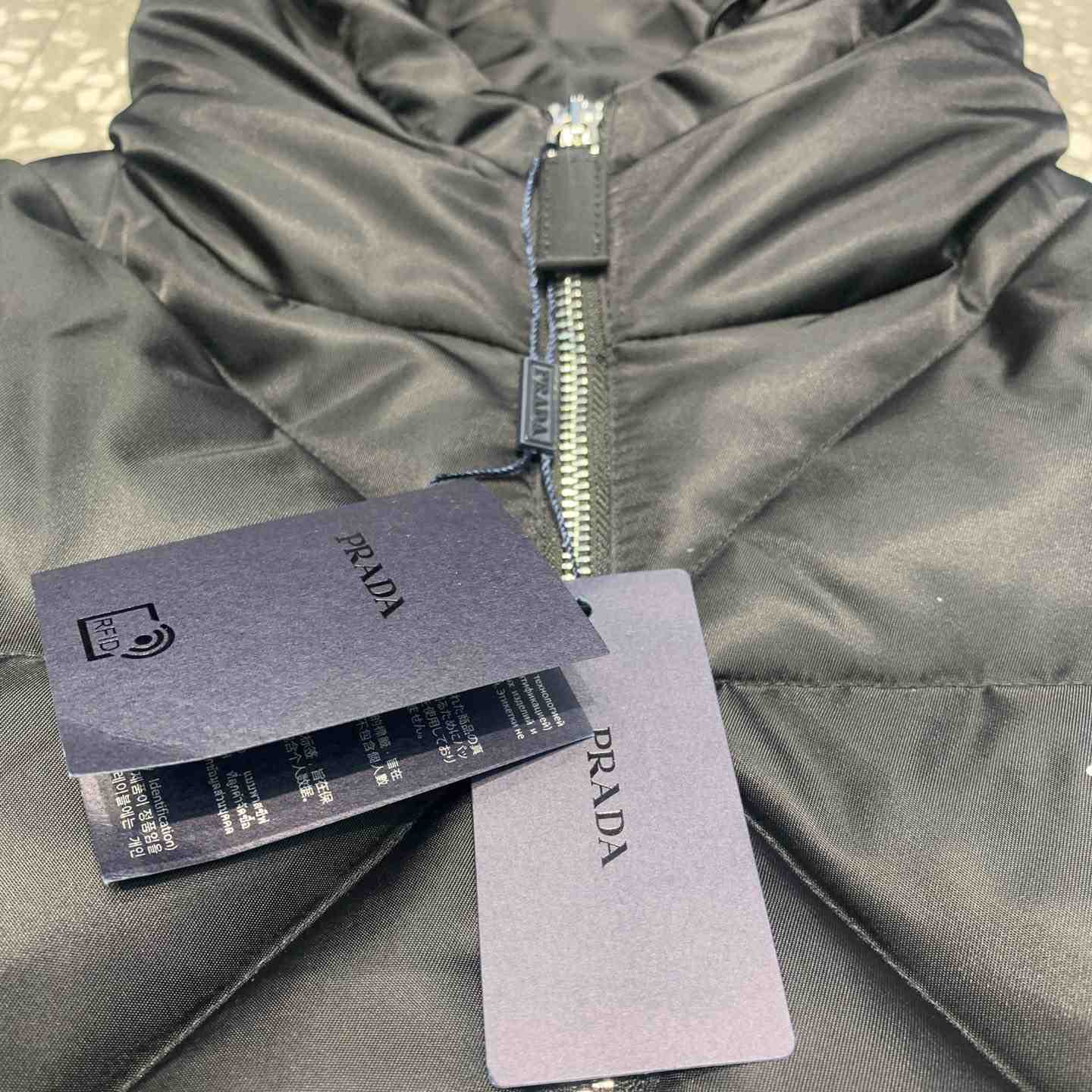 Prada Cropped Re-Nylon Down Jacket - DesignerGu