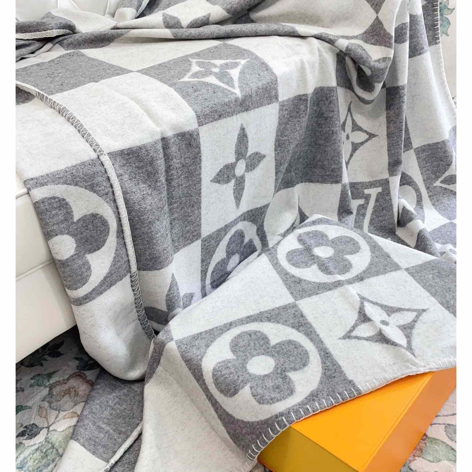 Louis Vitton LV Checkmate Blanket - DesignerGu