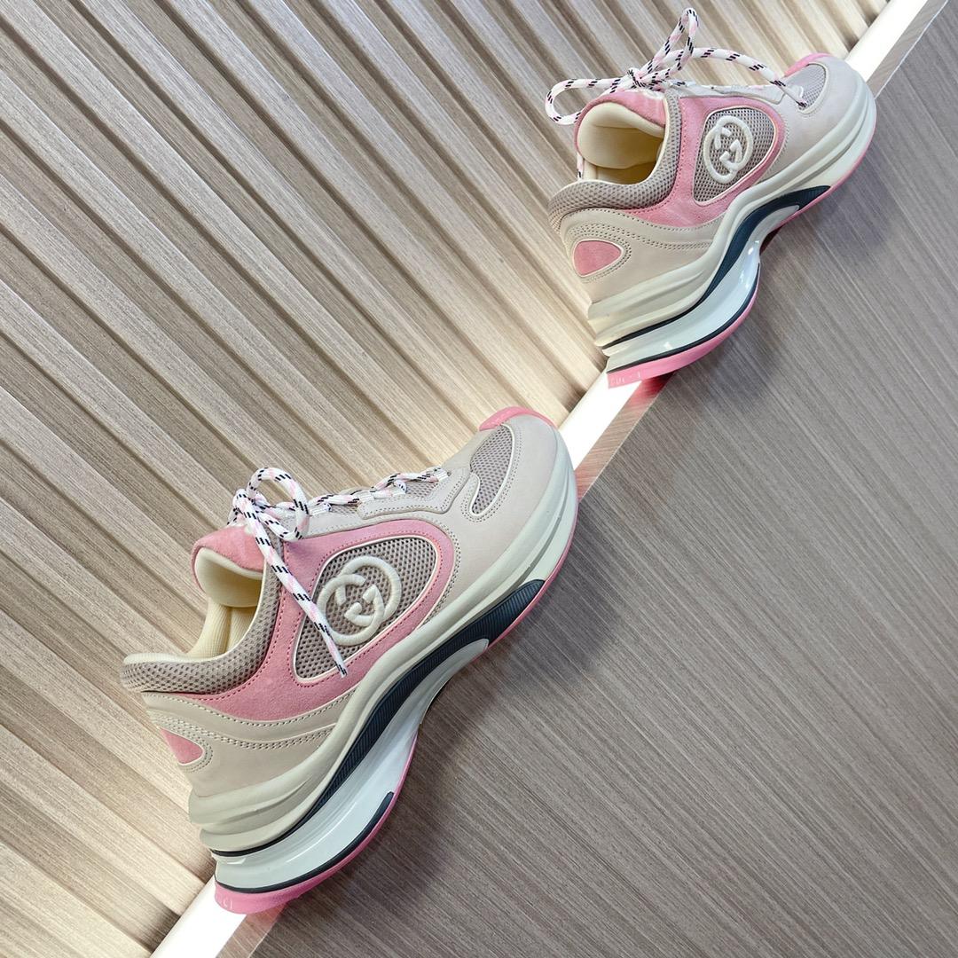 Gucci Women's Run Sneaker - DesignerGu