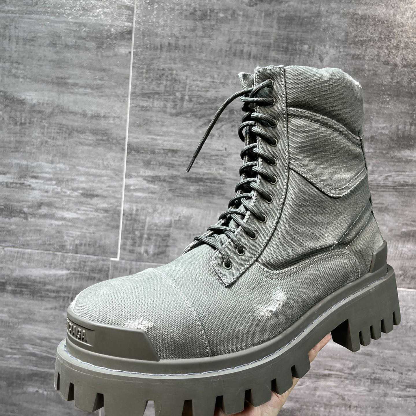 Balenciaga Men's Combat Strike 20mm Boot - DesignerGu