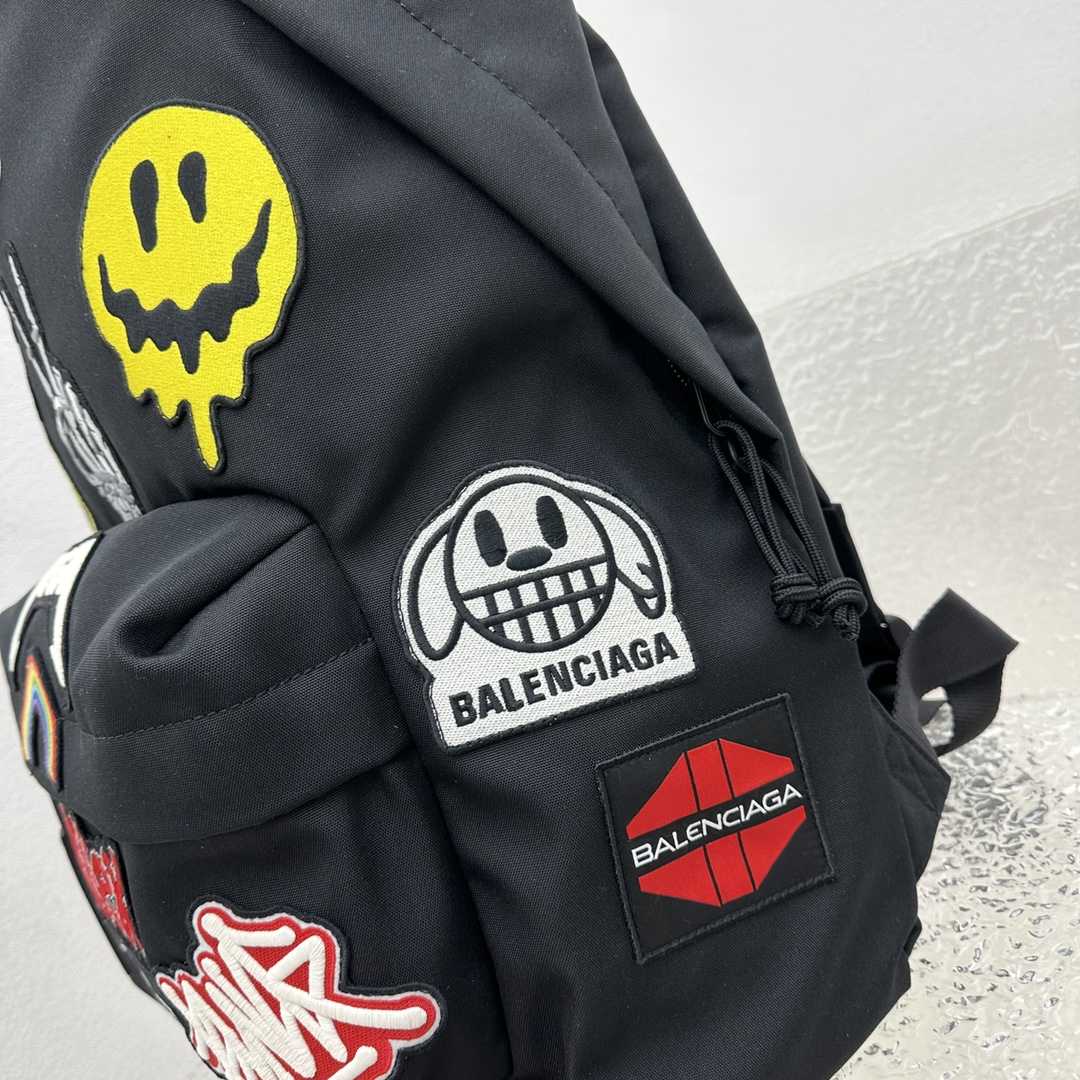 Balenciaga Gamer Patch Backpack In Black (39-14-50cm) - DesignerGu