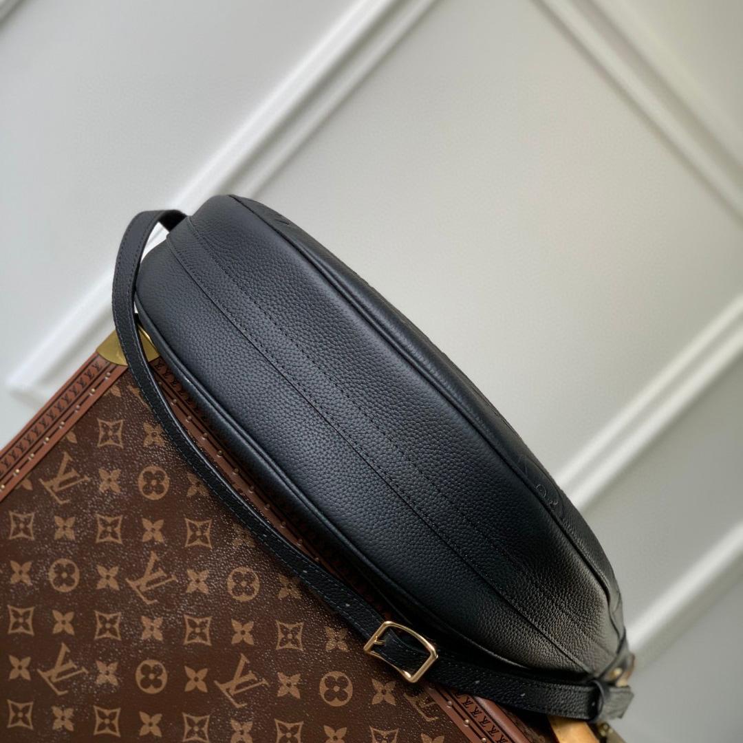 Louis Vuitton Loop Hobo  (38-26-10cm)   M46725 - DesignerGu