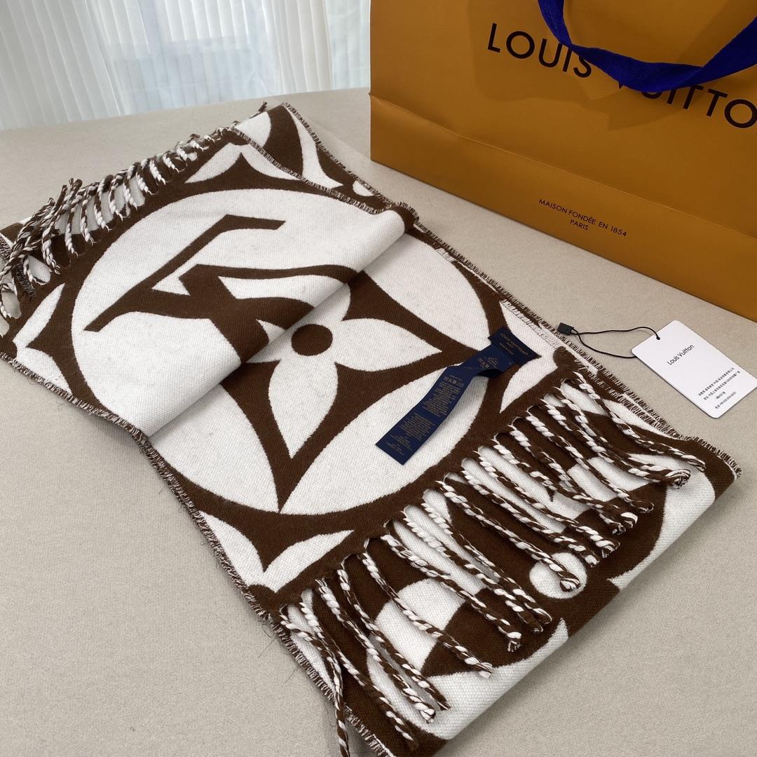 Louis Vuitton LV Medallion Scarf - DesignerGu