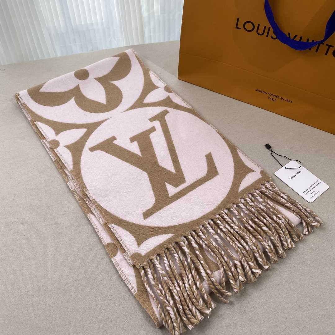 Louis Vuitton LV Medallion Scarf - DesignerGu