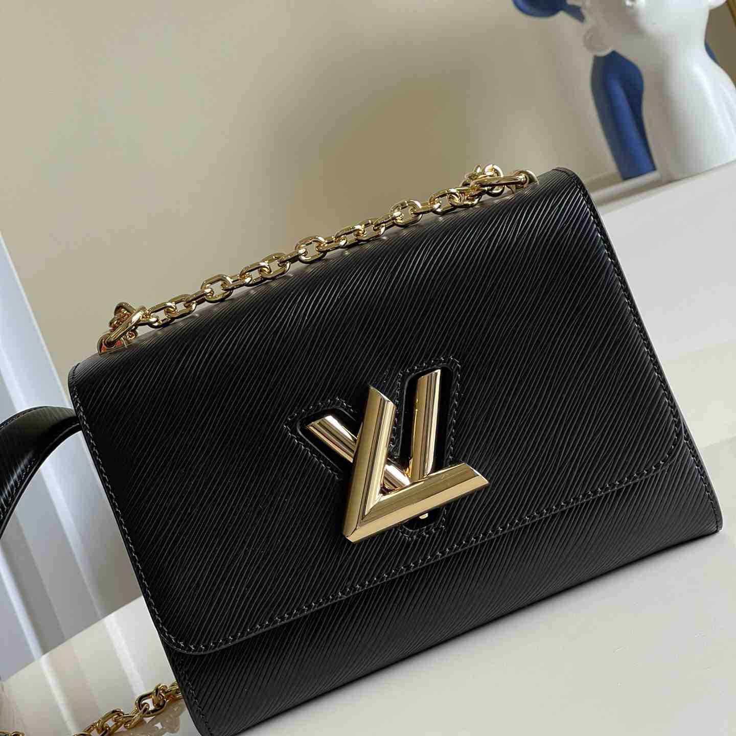 Louis Vuitton Twist MM    M21772  M50282 - DesignerGu