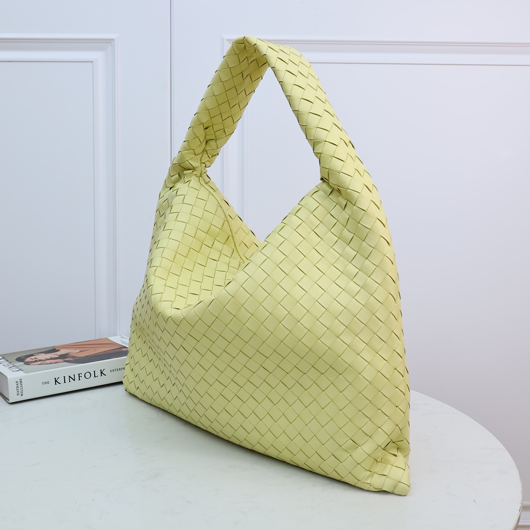 Bottega Veneta Large Hop - DesignerGu