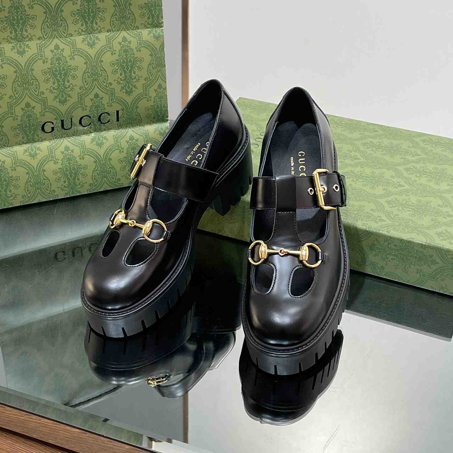 Gucci Women's Loafer With Horsebit - DesignerGu