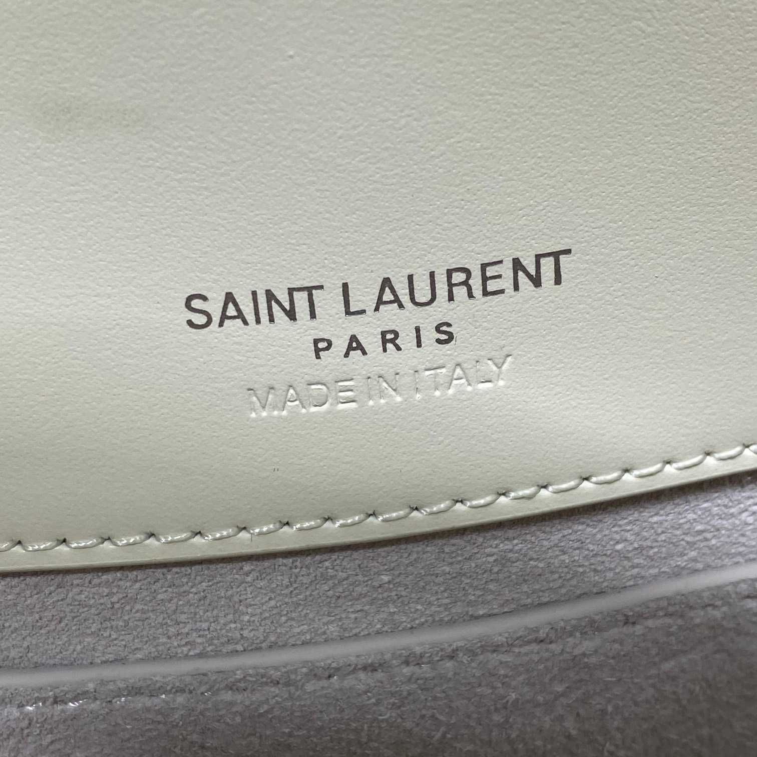 Saint Laurent Le 37 Small In Shiny Leather - DesignerGu