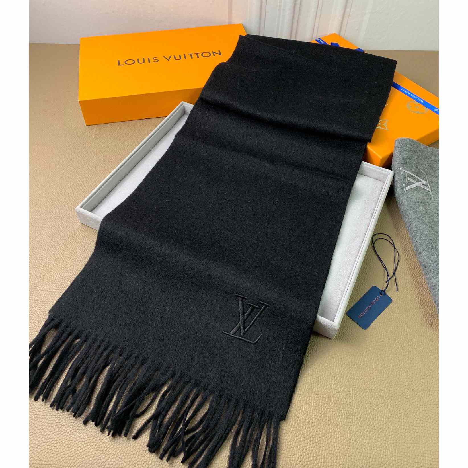 Louis Vuitton Jhelam Scarf - DesignerGu