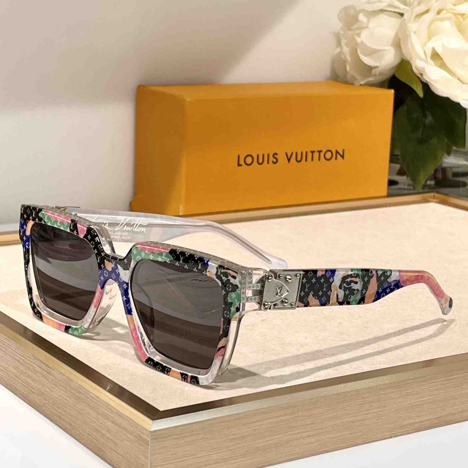 Louis Vuitton 1.1 Millionaires Square Sunglasses  LV96006 - DesignerGu