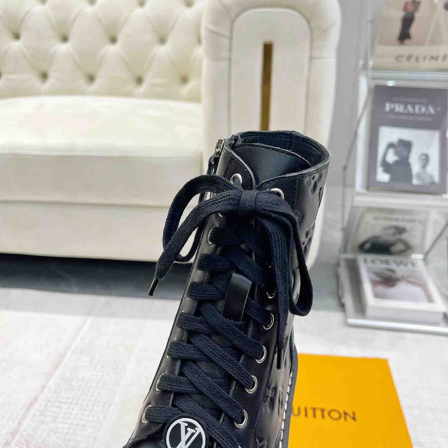 Louis Vuitton Territory Flat Ranger - DesignerGu