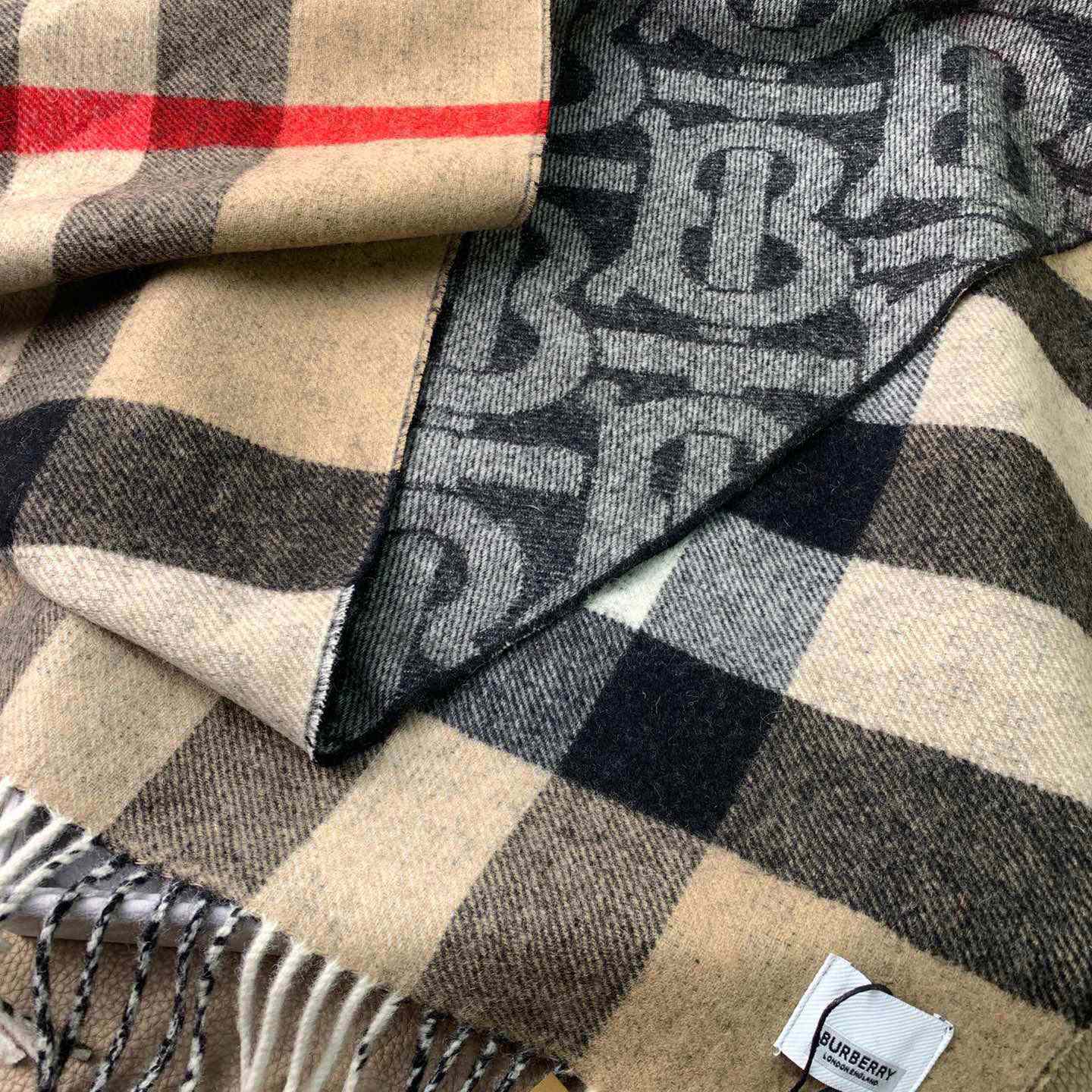 Burberry Check Cashmere Reversible Scarf - DesignerGu