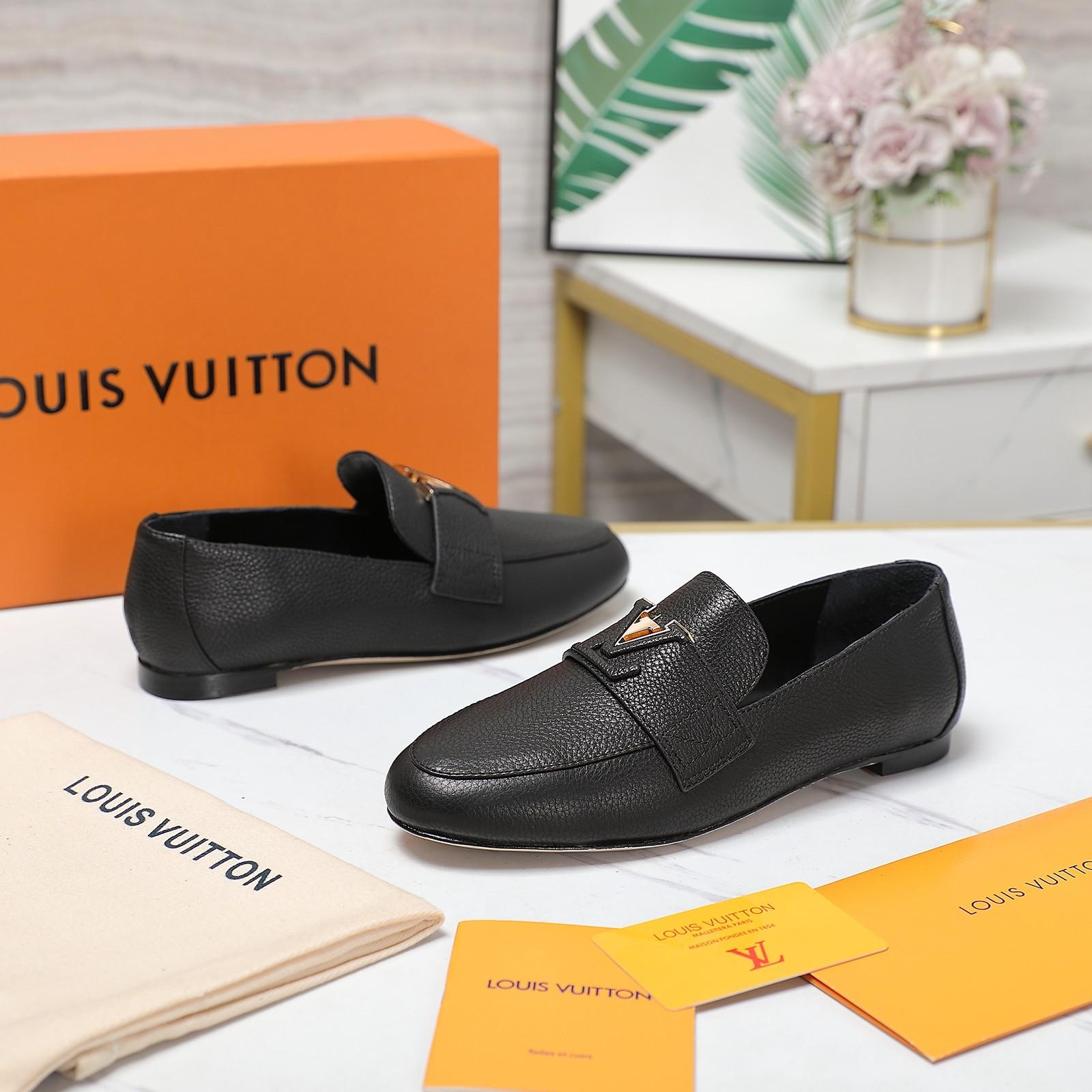 Louis Vuitton LV Capri Loafer - DesignerGu