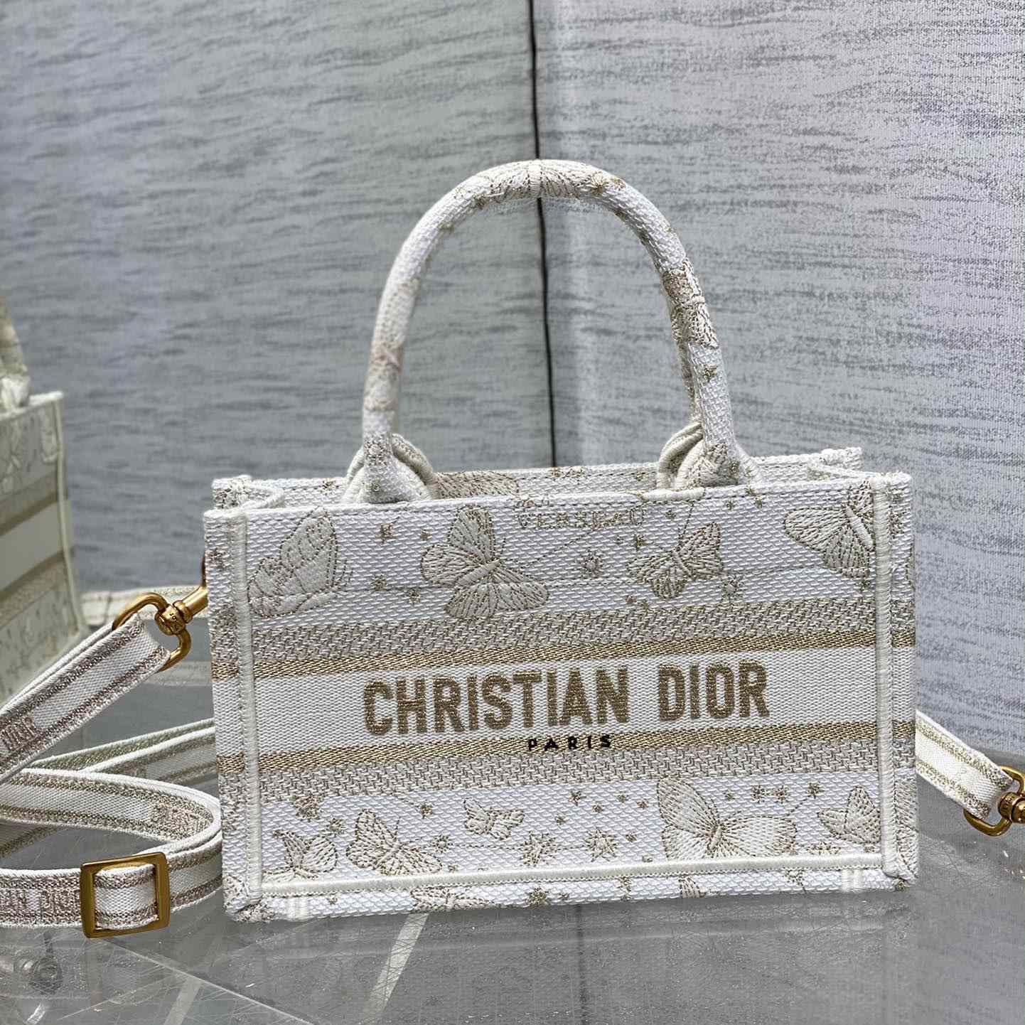 Dior Medium Lady D-Lite Bag - DesignerGu