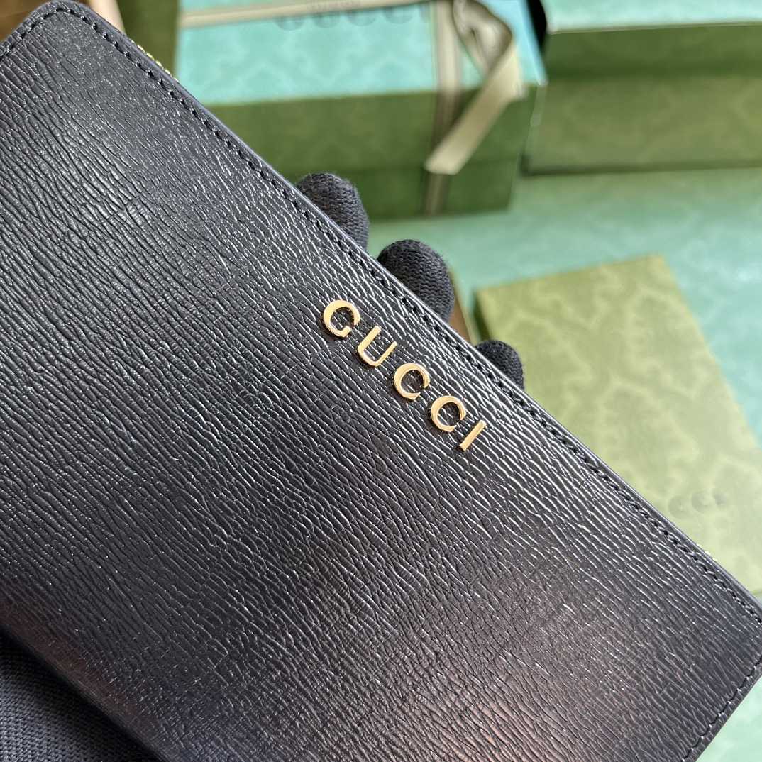 Gucci Zip Around Wallet With Gucci Script (20x 12.5 x4cm) - DesignerGu