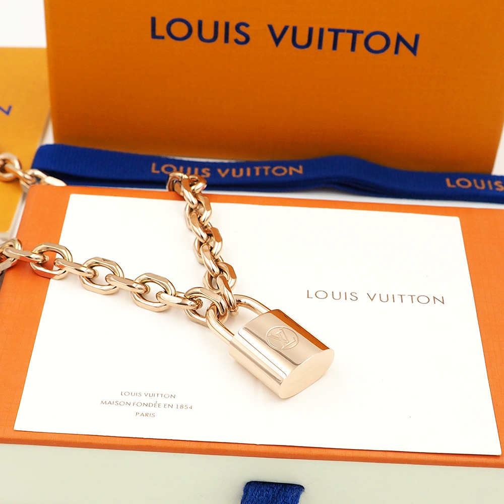 Louis Vuitto LV Edge Cadenas Necklace   - DesignerGu