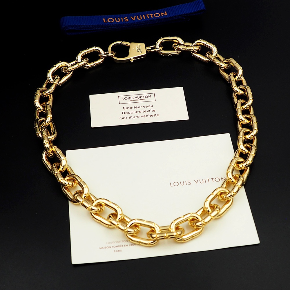 Louis Vuitto LV Crown Necklace   M01280 - DesignerGu