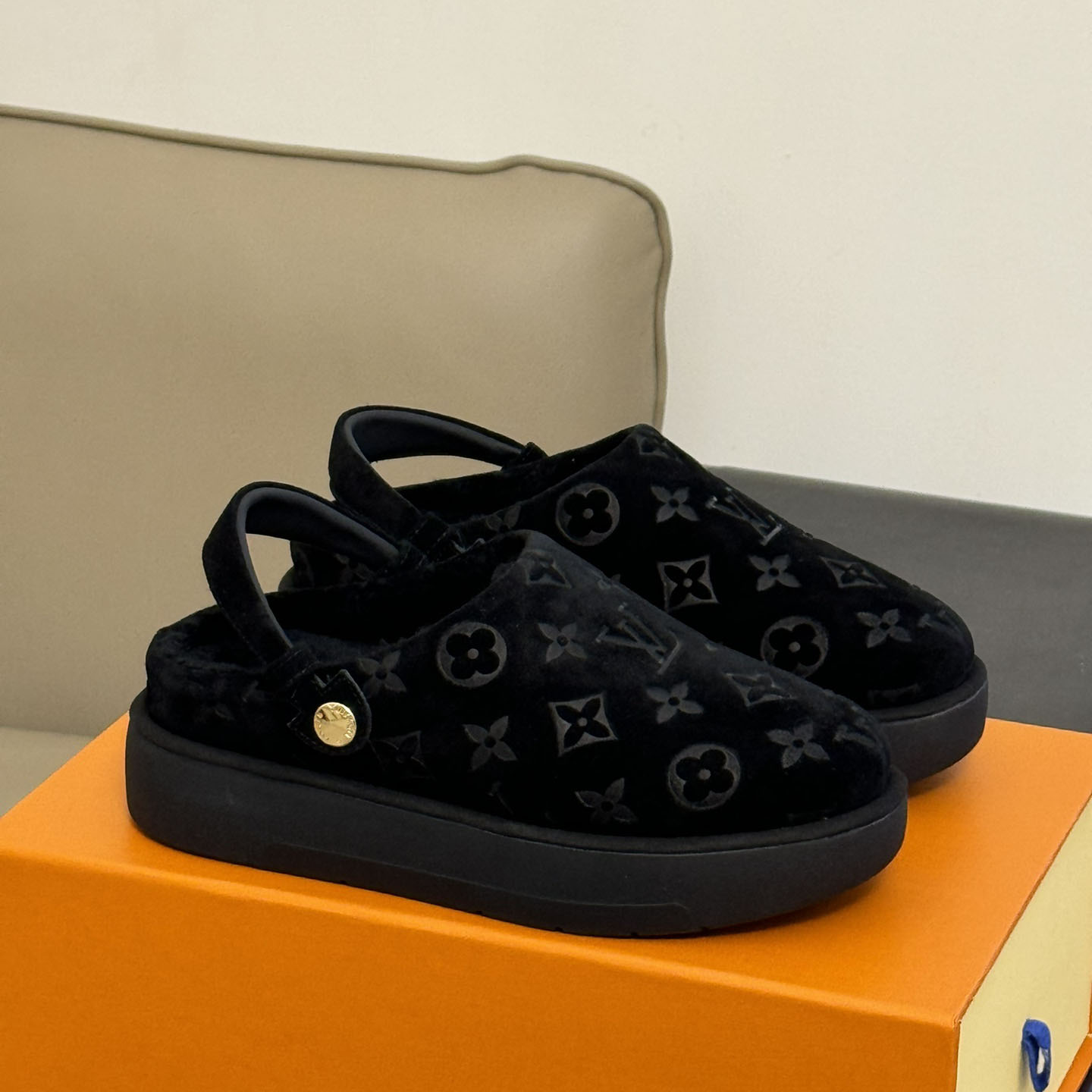 Louis Vuitton Aspen Platform Clog - DesignerGu