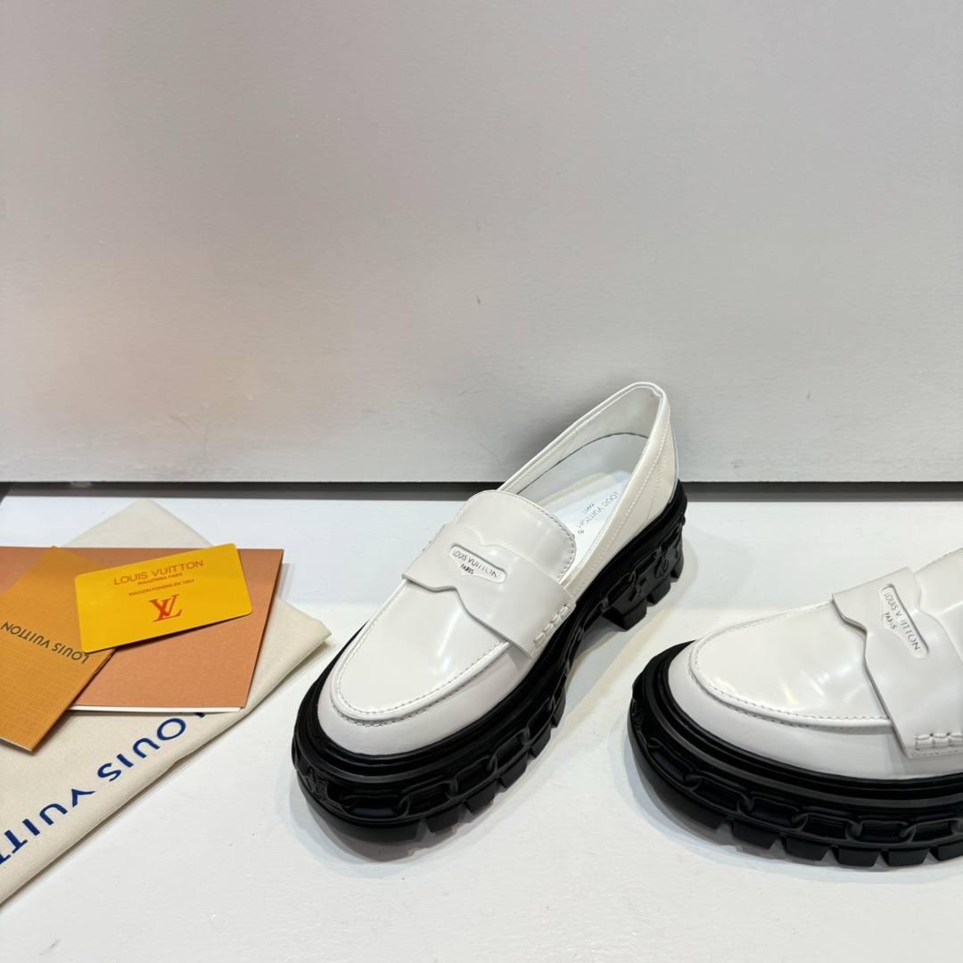 Louis Vuitton LV Record Loafer - DesignerGu