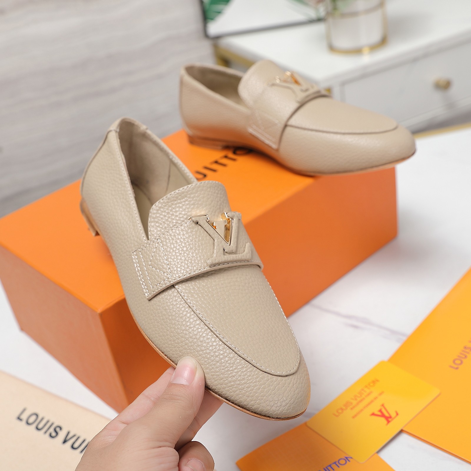 Louis Vuitton LV Capri Loafer - DesignerGu