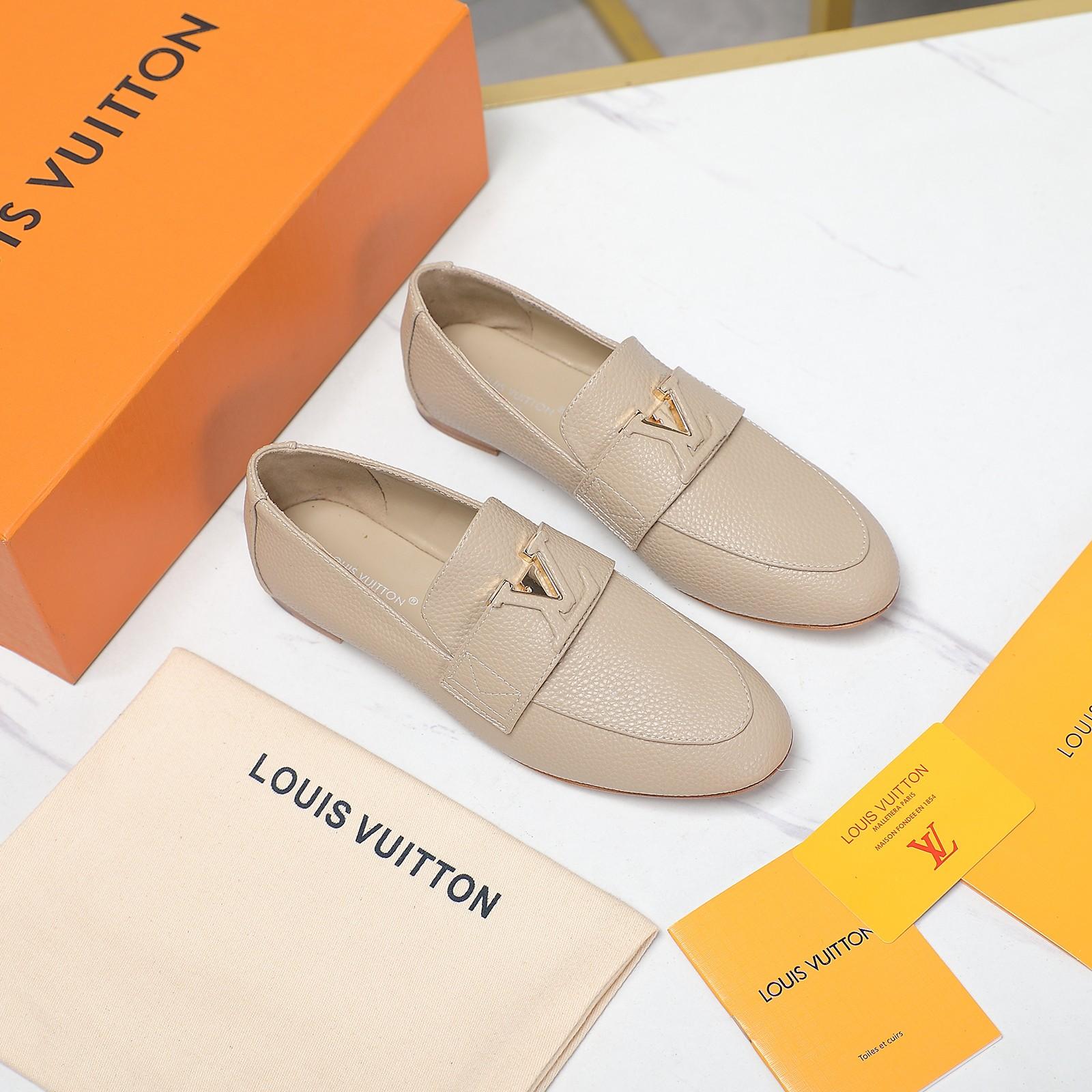 Louis Vuitton LV Capri Loafer - DesignerGu