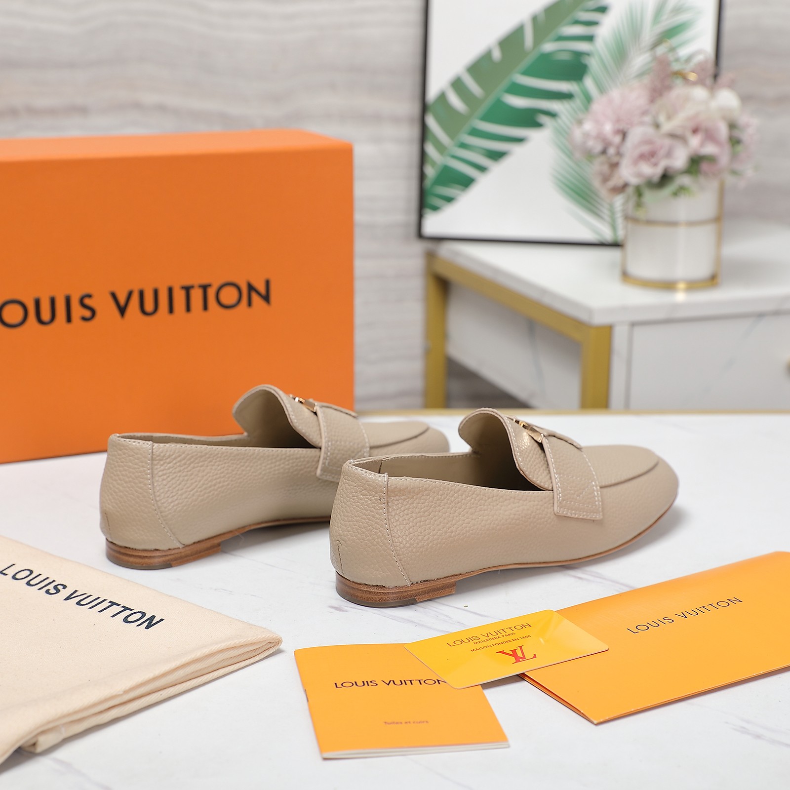 Louis Vuitton LV Capri Loafer - DesignerGu